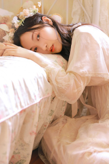 年轻的女邻居2